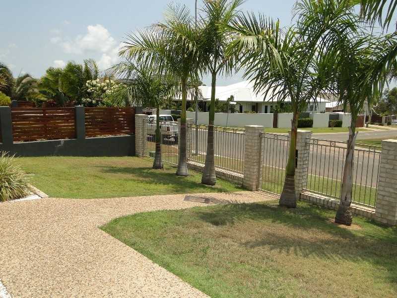 27 Dolphin Terrace, South Gladstone QLD 4680