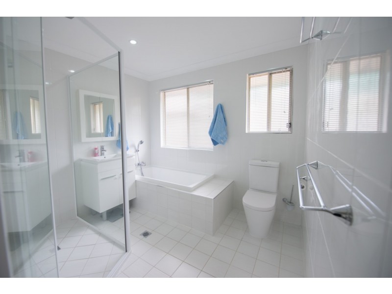 2 Eugenia Street, Boyne Island QLD 4680