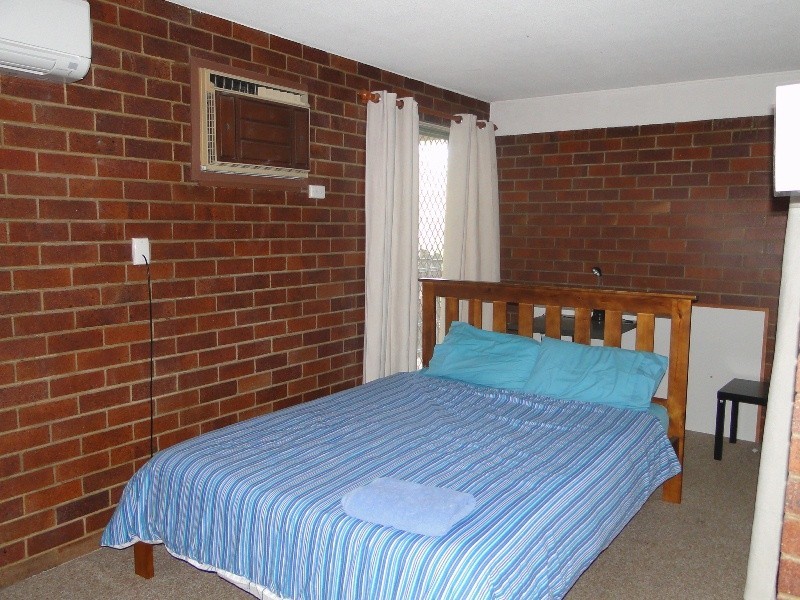 12 Matson Crescent, West Gladstone QLD 4680