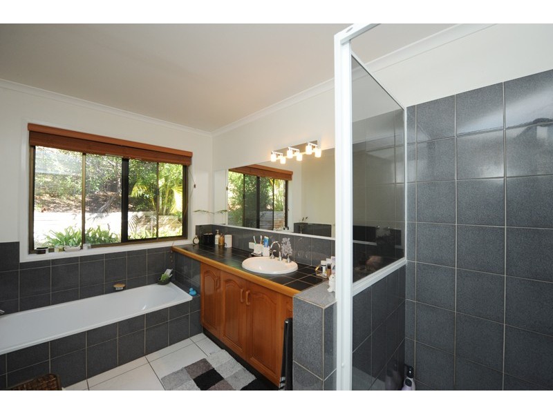 10 St Clements Close, Telina QLD 4680