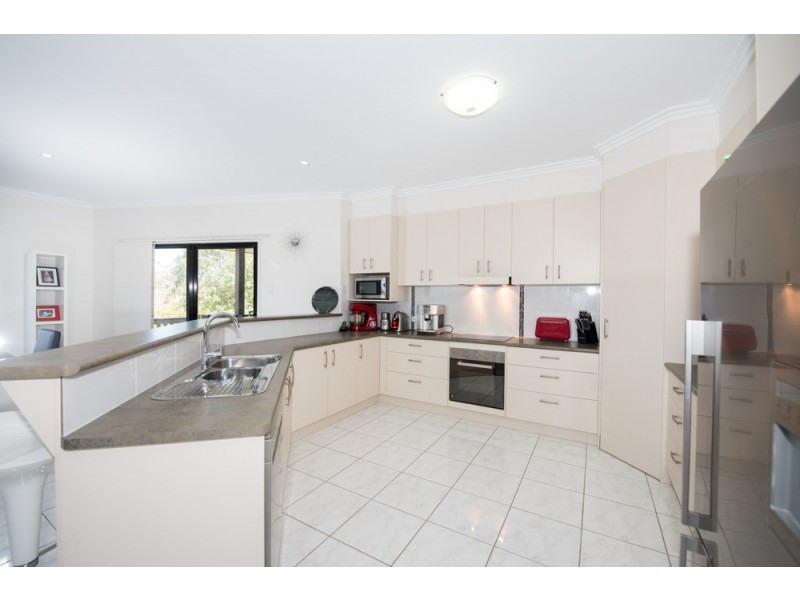 272 Jim Whyte Way, Burua QLD 4680