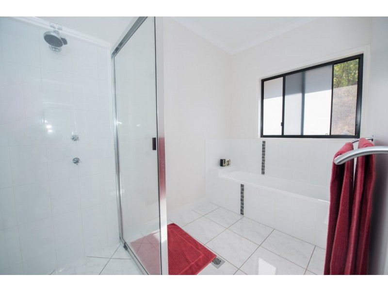 272 Jim Whyte Way, Burua QLD 4680