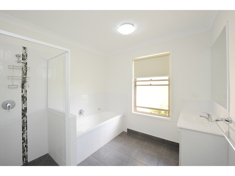 11 Melaleuca Place, Glen Eden QLD 4680