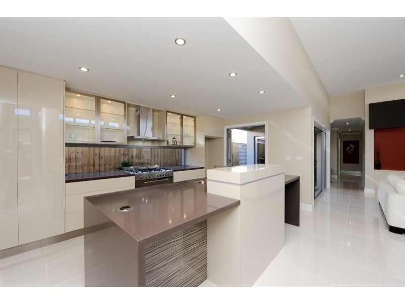 48 Koowin Drive, Kirkwood QLD 4680