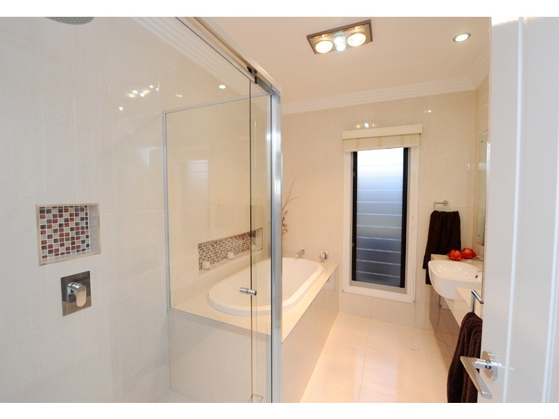 48 Koowin Drive, Kirkwood QLD 4680