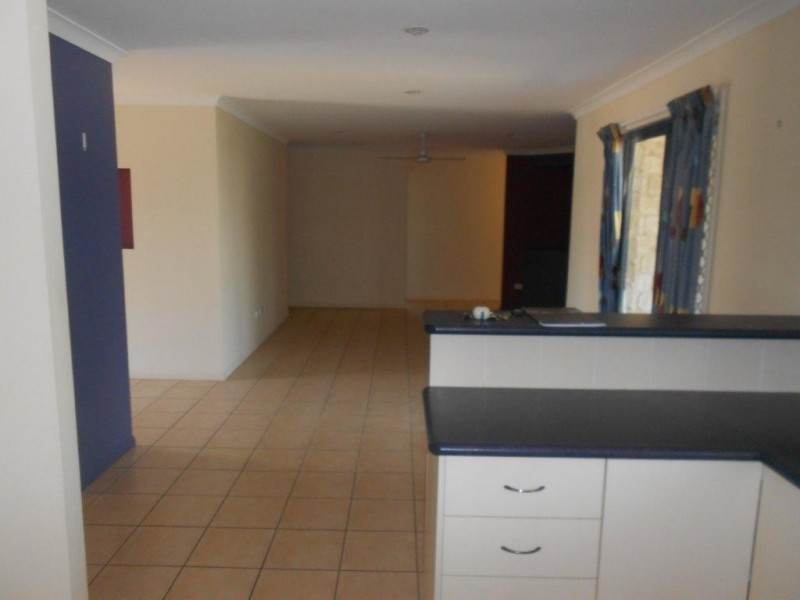 10 DORINDA CLOSE, Clinton QLD 4680