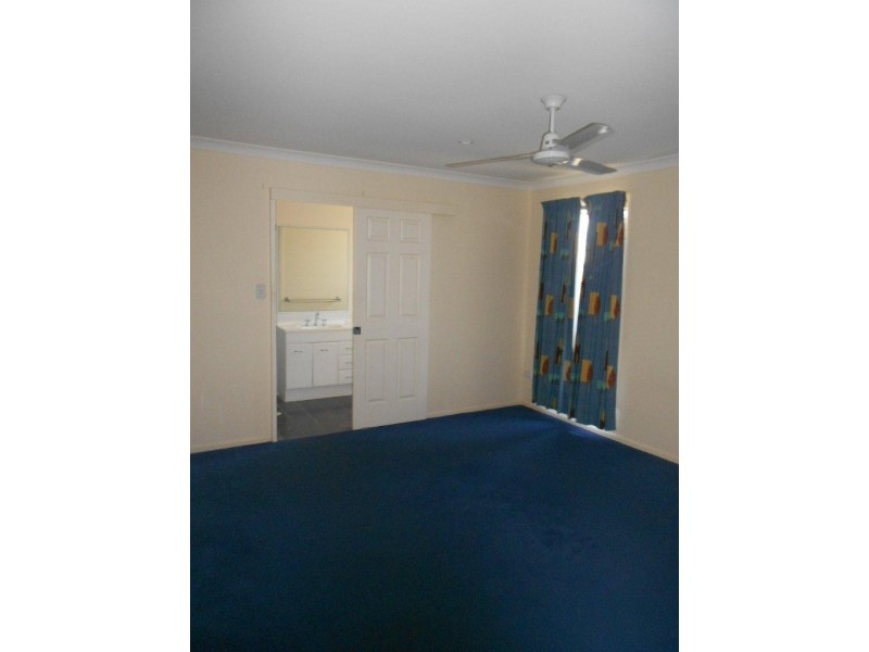 10 DORINDA CLOSE, Clinton QLD 4680