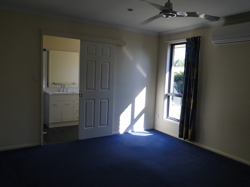10 DORINDA CLOSE, Clinton QLD 4680