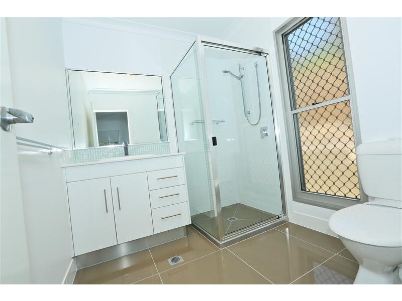 18 Ouston Place, South Gladstone QLD 4680