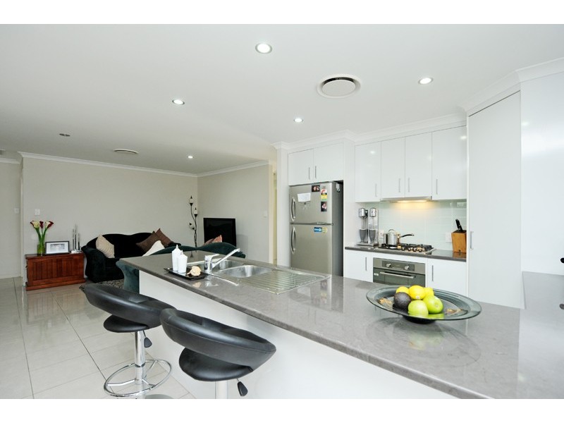 8 Gumnut Place, Kirkwood QLD 4680