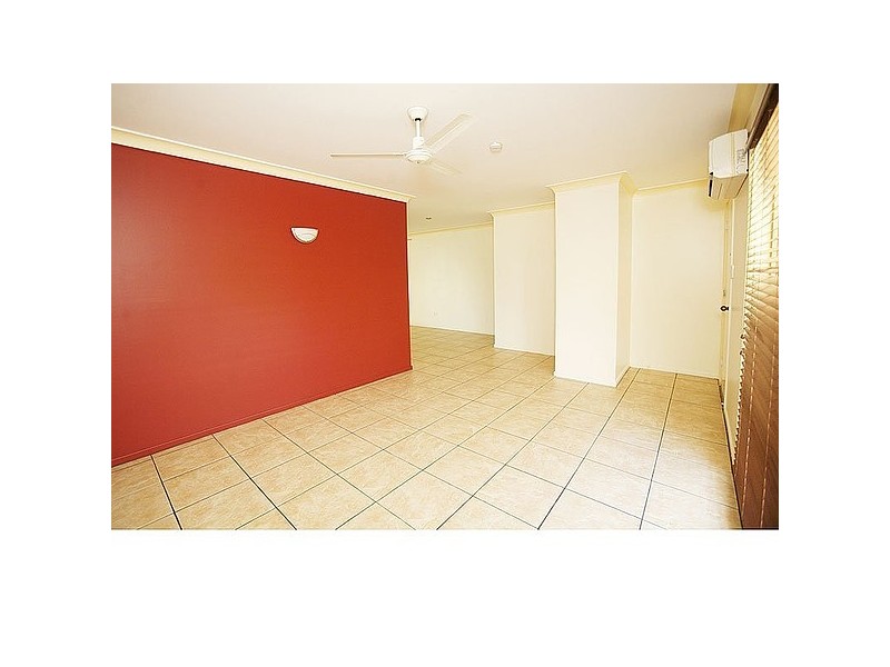 6 Rosslyn Close, Clinton QLD 4680