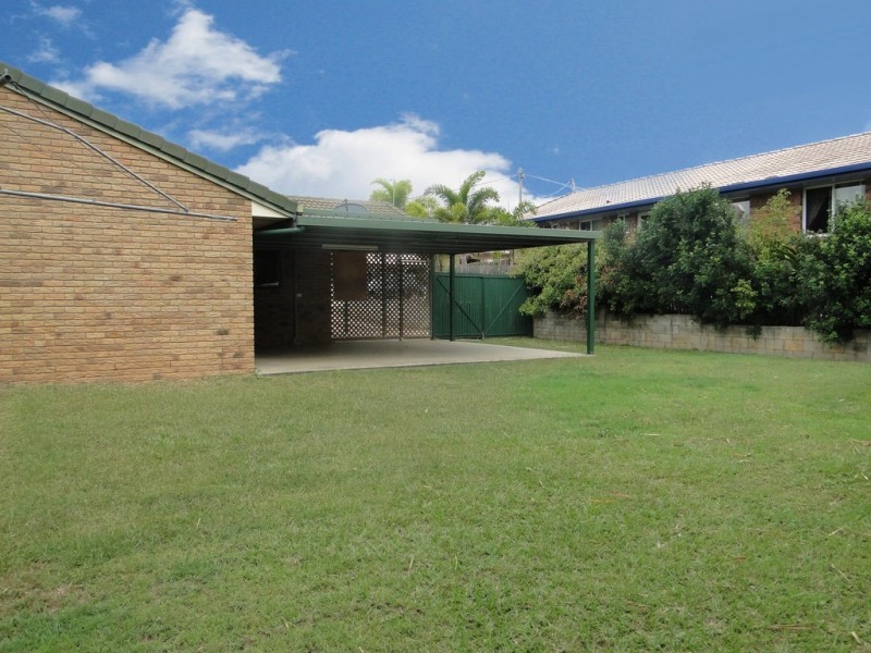 6 Rosslyn Close, Clinton QLD 4680
