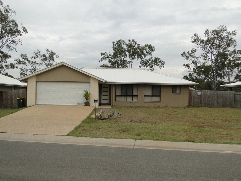 38 Stoneybrook Drive, Glen Eden QLD 4680
