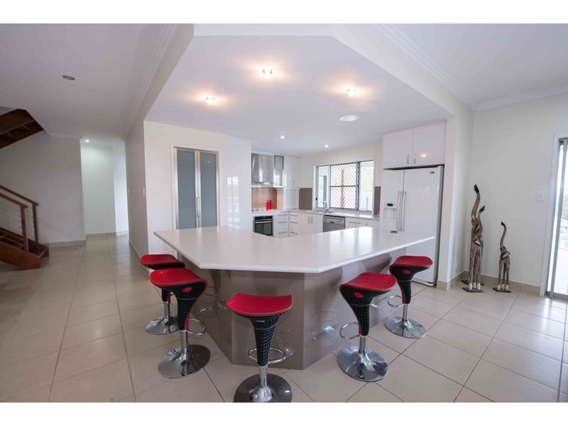 13 Scorpius Place, Telina QLD 4680