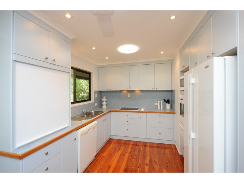 32 Willow Street, New Auckland QLD 4680