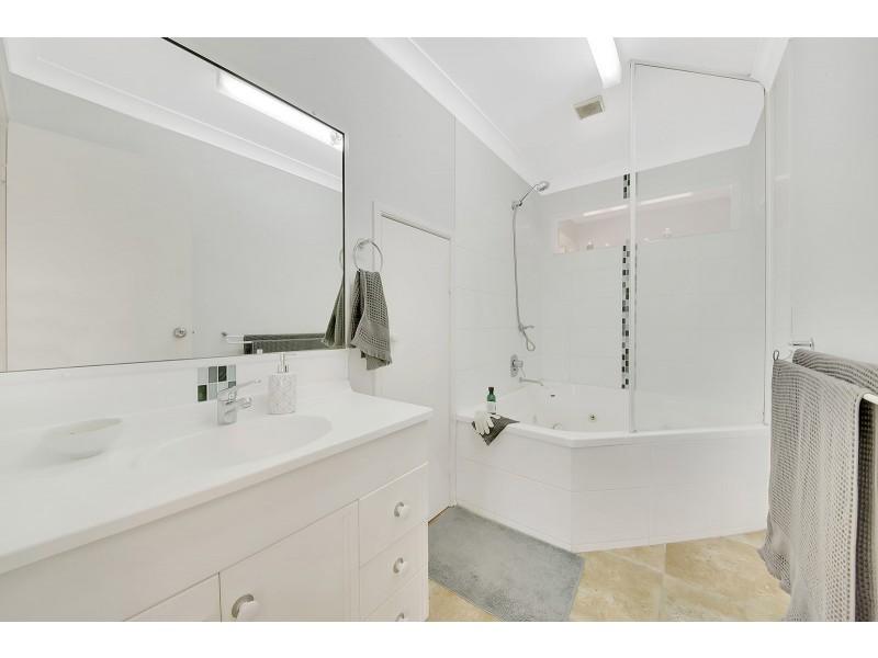 4 CONNOLLY COURT, Telina QLD 4680