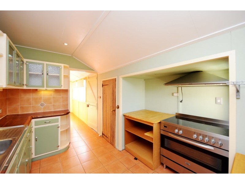 10 Pier Street, South Gladstone QLD 4680