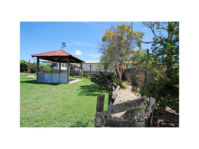 10 Pier Street, South Gladstone QLD 4680