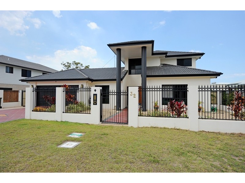 32 Dolphin Terrace, South Gladstone QLD 4680
