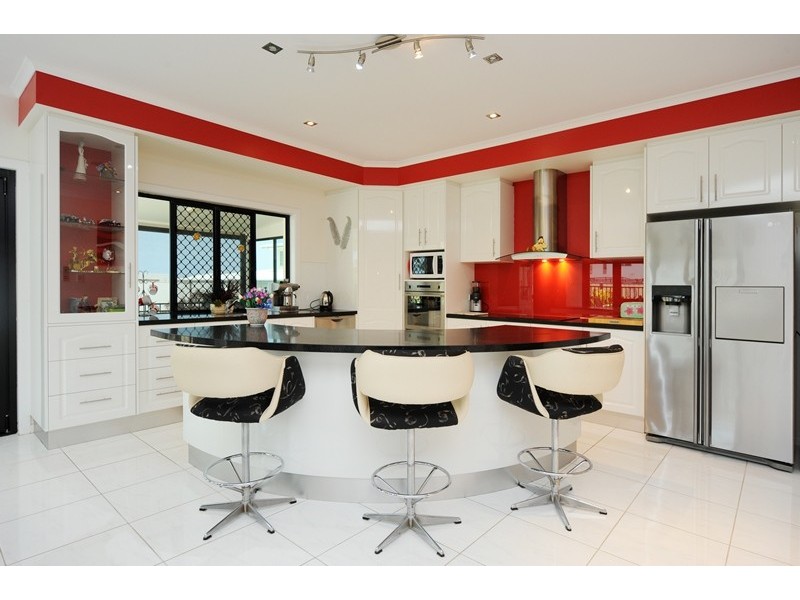 32 Dolphin Terrace, South Gladstone QLD 4680