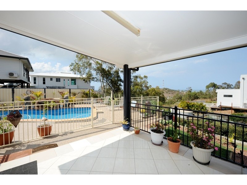 32 Dolphin Terrace, South Gladstone QLD 4680