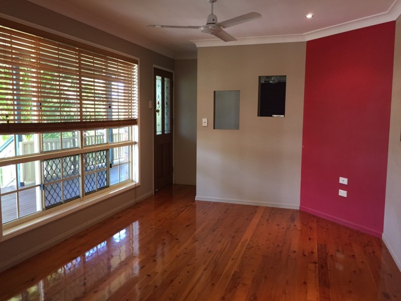 2 MONTROSE PLACE, New Auckland QLD 4680