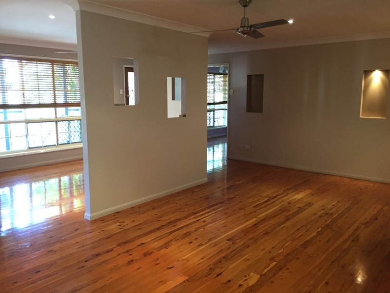 2 MONTROSE PLACE, New Auckland QLD 4680