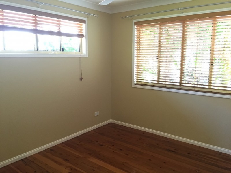2 MONTROSE PLACE, New Auckland QLD 4680