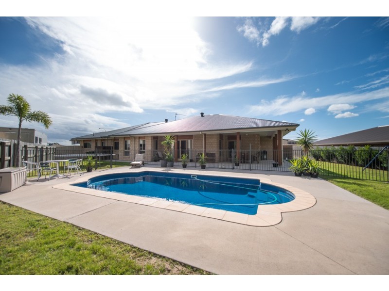 5 Sarah Court, New Auckland QLD 4680