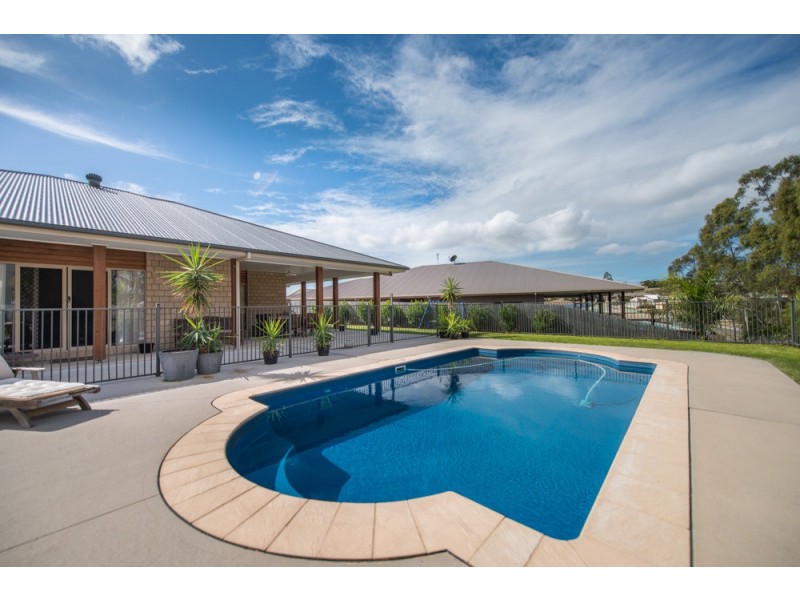 5 Sarah Court, New Auckland QLD 4680