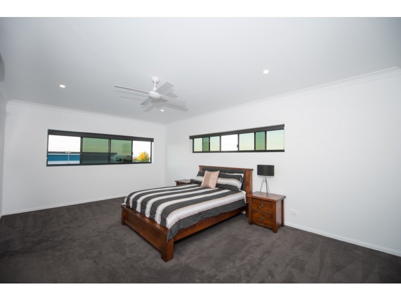 37 Lighthouse Drive, Boyne Island QLD 4680