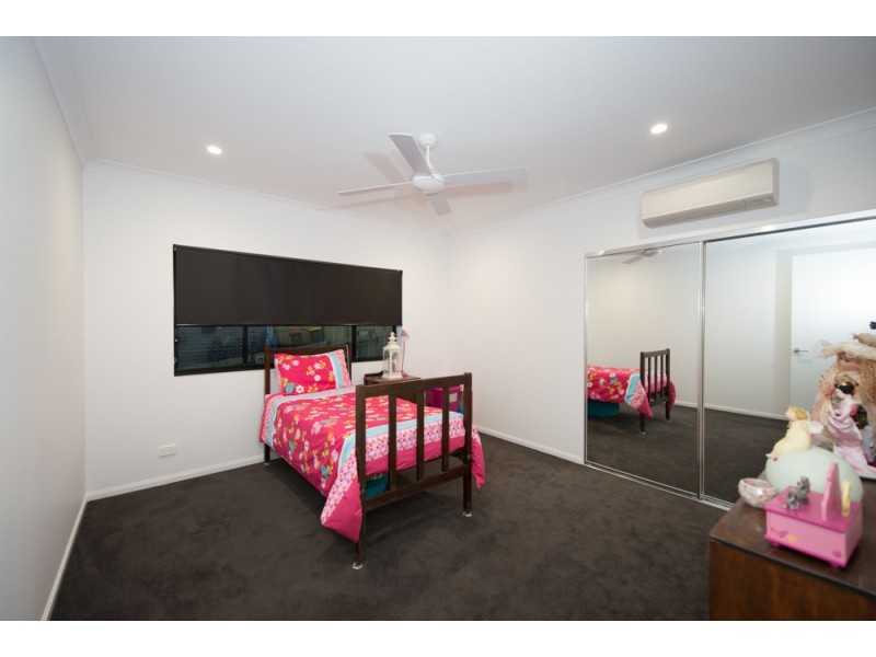 37 Lighthouse Drive, Boyne Island QLD 4680