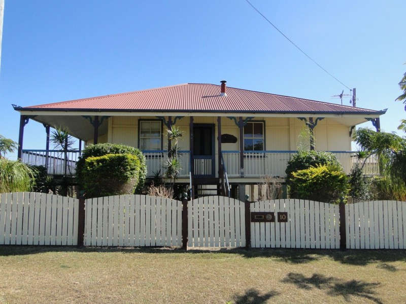 10 PIER STREET, South Gladstone QLD 4680