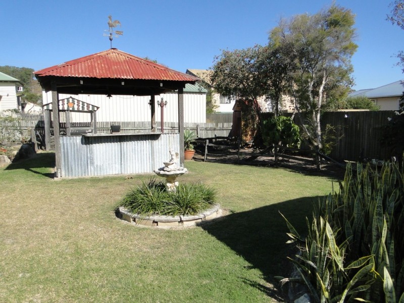 10 PIER STREET, South Gladstone QLD 4680
