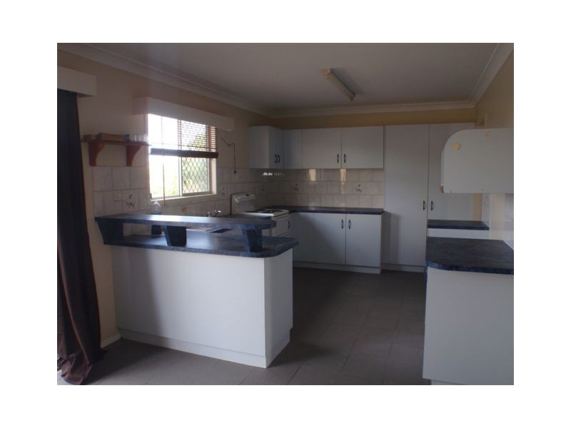 75 BEAK ST, New Auckland QLD 4680