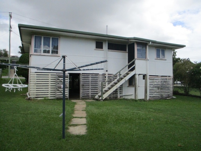 4 ELIZABETH ST, South Gladstone QLD 4680
