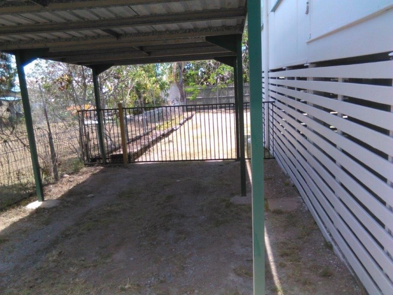 4 ELIZABETH ST, South Gladstone QLD 4680