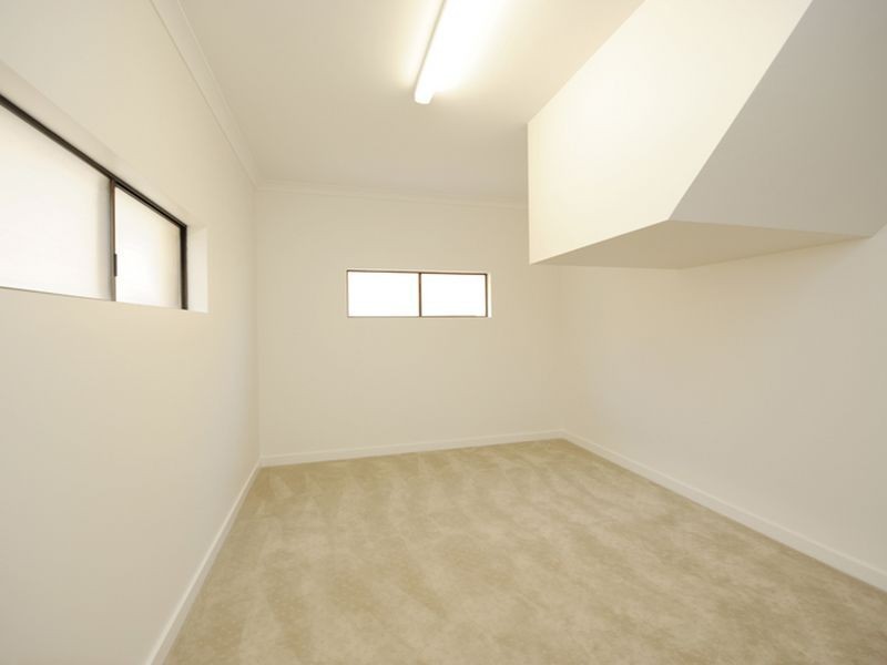 76 Adelaide Street, South Gladstone QLD 4680