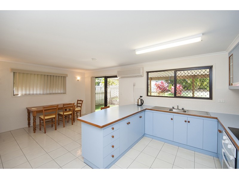 10 Alexandra Close, Clinton QLD 4680