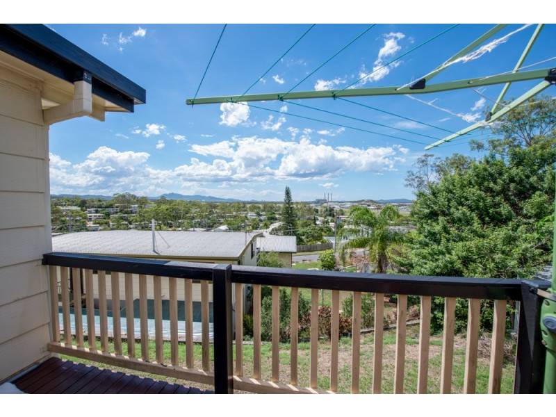 30 WILLOW STREET, New Auckland QLD 4680