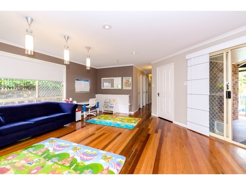 9 Daydream Drive, Clinton QLD 4680