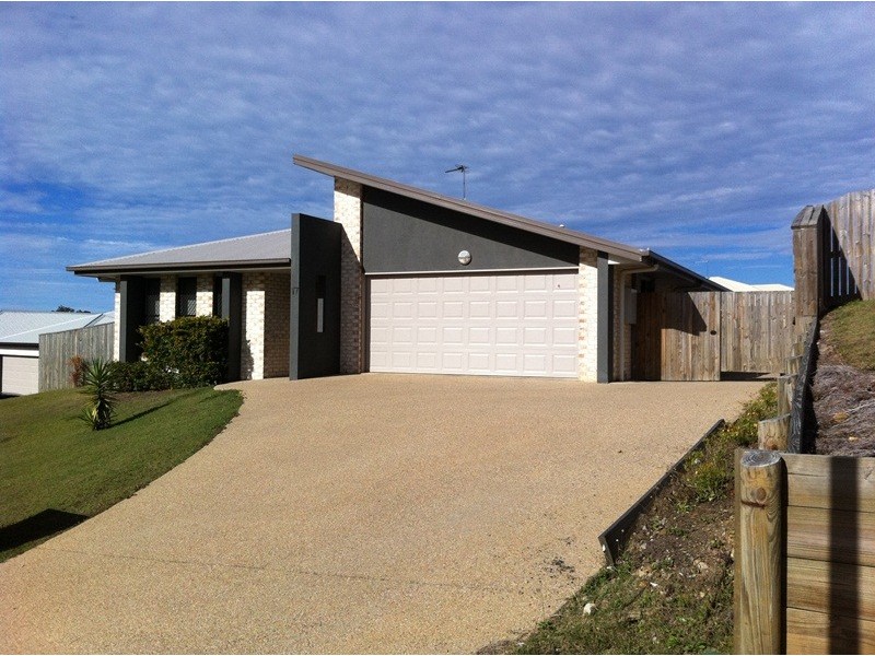 17 Briffney Street, Kirkwood QLD 4680