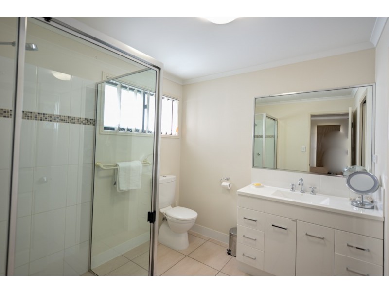 17 Briffney Street, Kirkwood QLD 4680