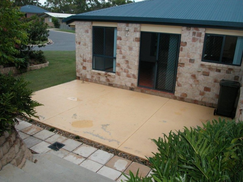 1 LEANNE CL, New Auckland QLD 4680