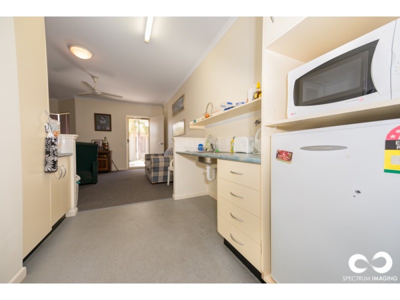 9 and 10/8 WICKS STREET, New Auckland QLD 4680