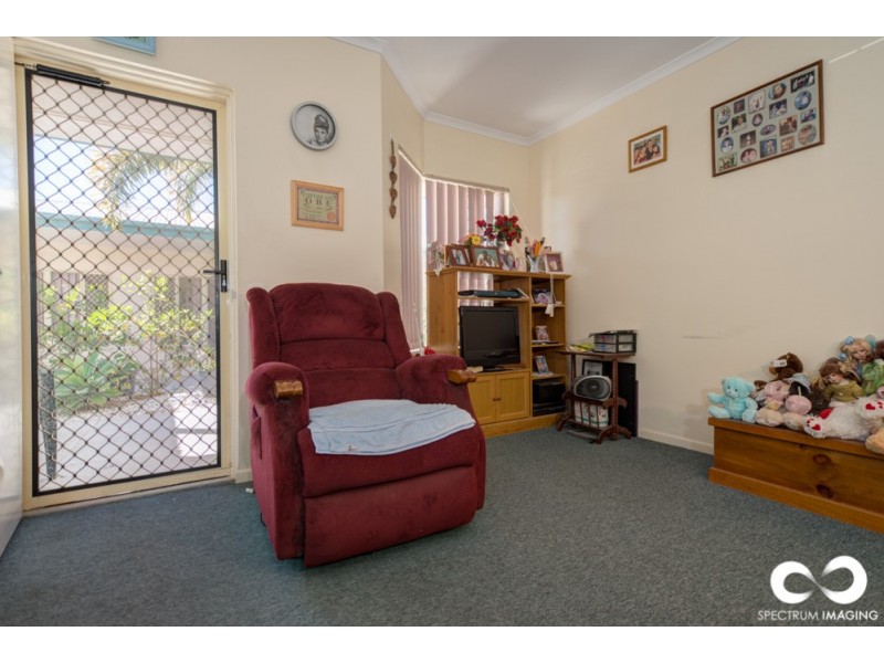 9 and 10/8 WICKS STREET, New Auckland QLD 4680