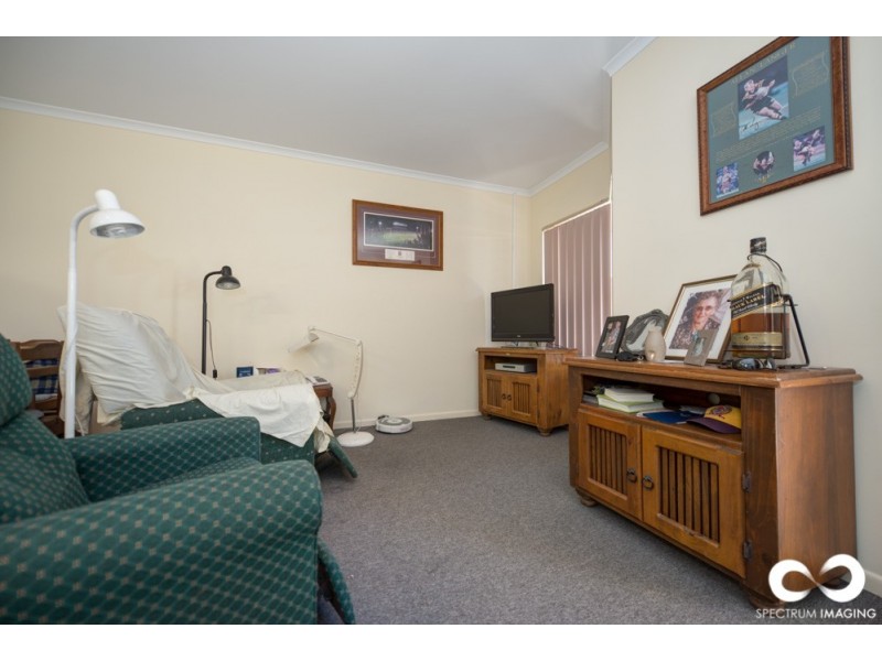 9 and 10/8 WICKS STREET, New Auckland QLD 4680