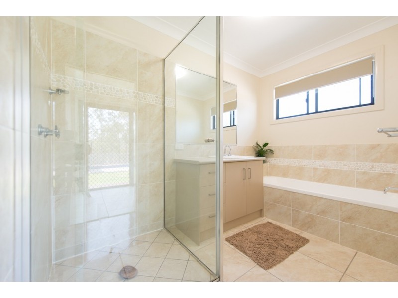 18 Hennie Drive, Benaraby QLD 4680