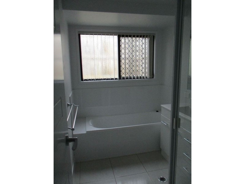 12 WYARA CLOSE, Clinton QLD 4680