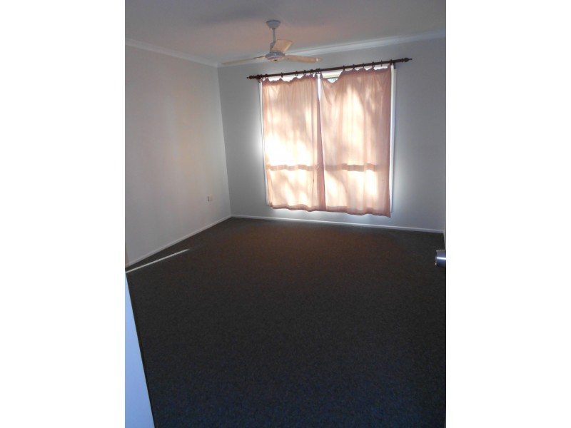 1/35 WATT STREET, West Gladstone QLD 4680